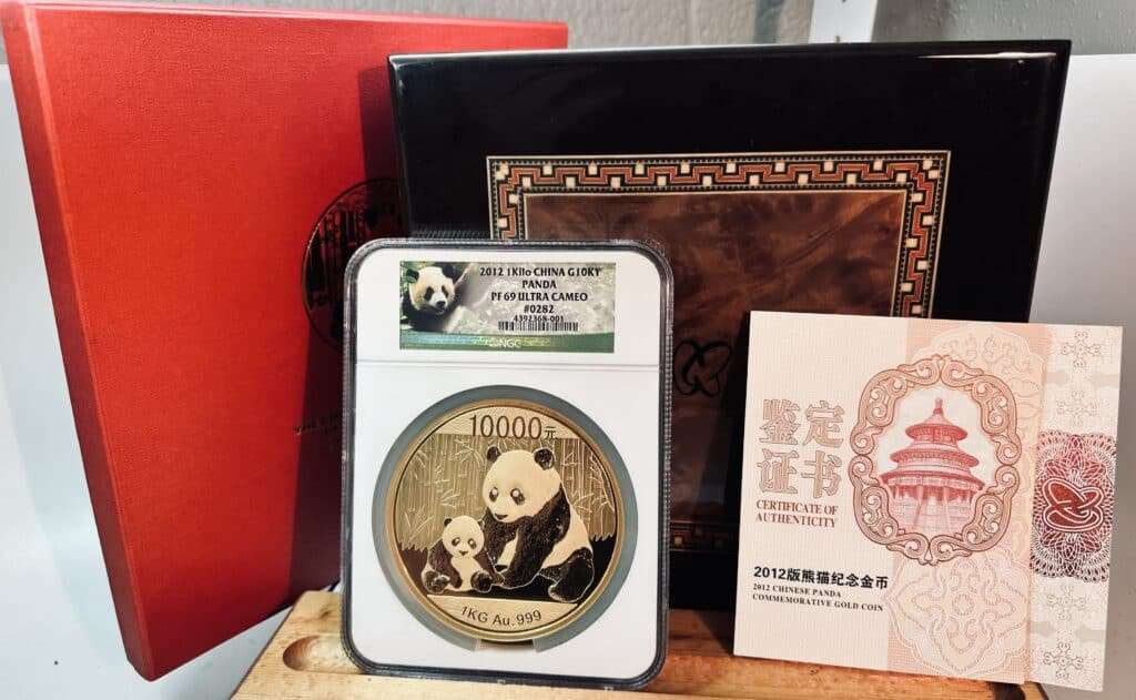 2012 1 Kilo Gold Panda with Cert. of Authenticity and Case